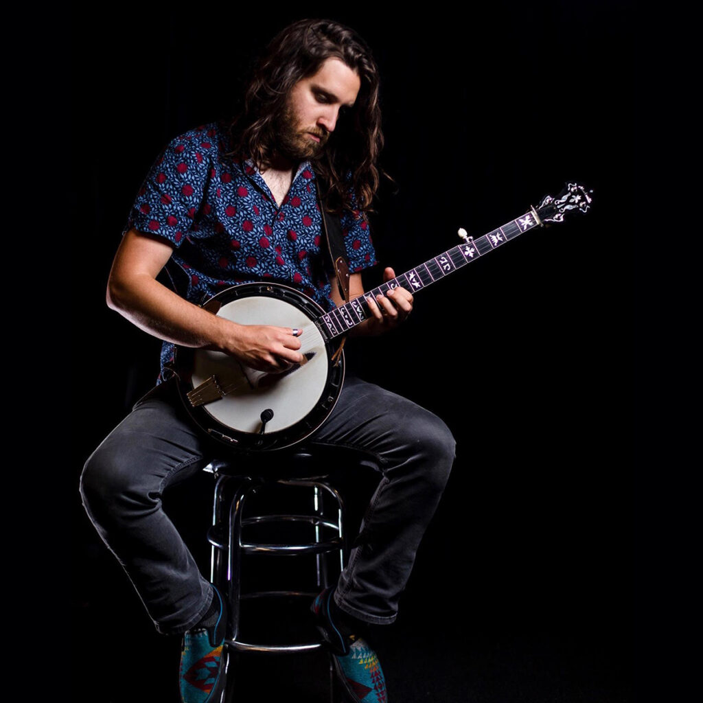 Billy Failing with his Nechville Vintage Eclipse signature model banjo - photo © Jesse Faatz