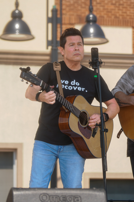 Jamie Johnson with The Grascals at the 2025 Bluegrass & Chili Festival in Oklahoma - photo © Pamm Tucker