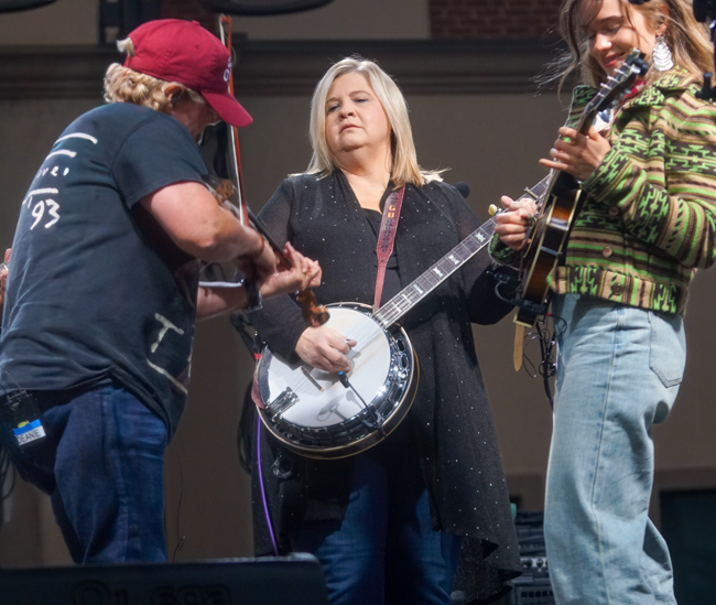 Sister Sadie at the 2025 Bluegrass & Chili Festival in Oklahoma - photo © Pamm Tucker