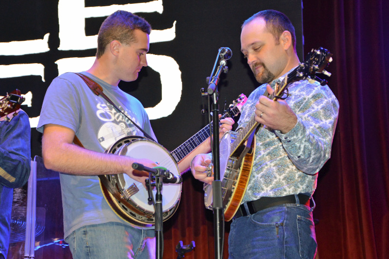 Cherokee Holiday-811