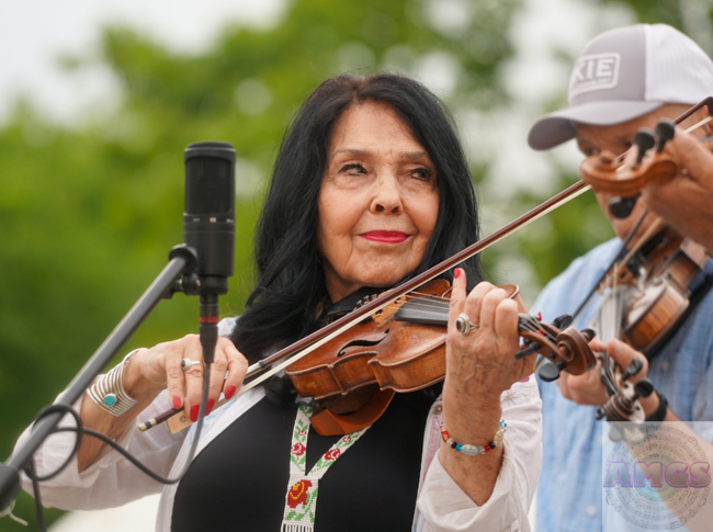 Jana Jae at the American Heritage Music Festival and Grand Lake National Fiddle Fest - photo © Pamm Tucker