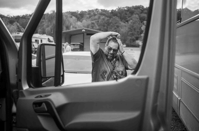 Greg Blake with Special Consensus backstage at Pickin' in Parsons 2025 - photo © Jeromie Stephens